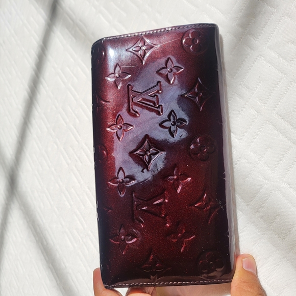Louis Vuitton Amarante Vernis Sarah Wallet w/COA. - Picture 11 of 13